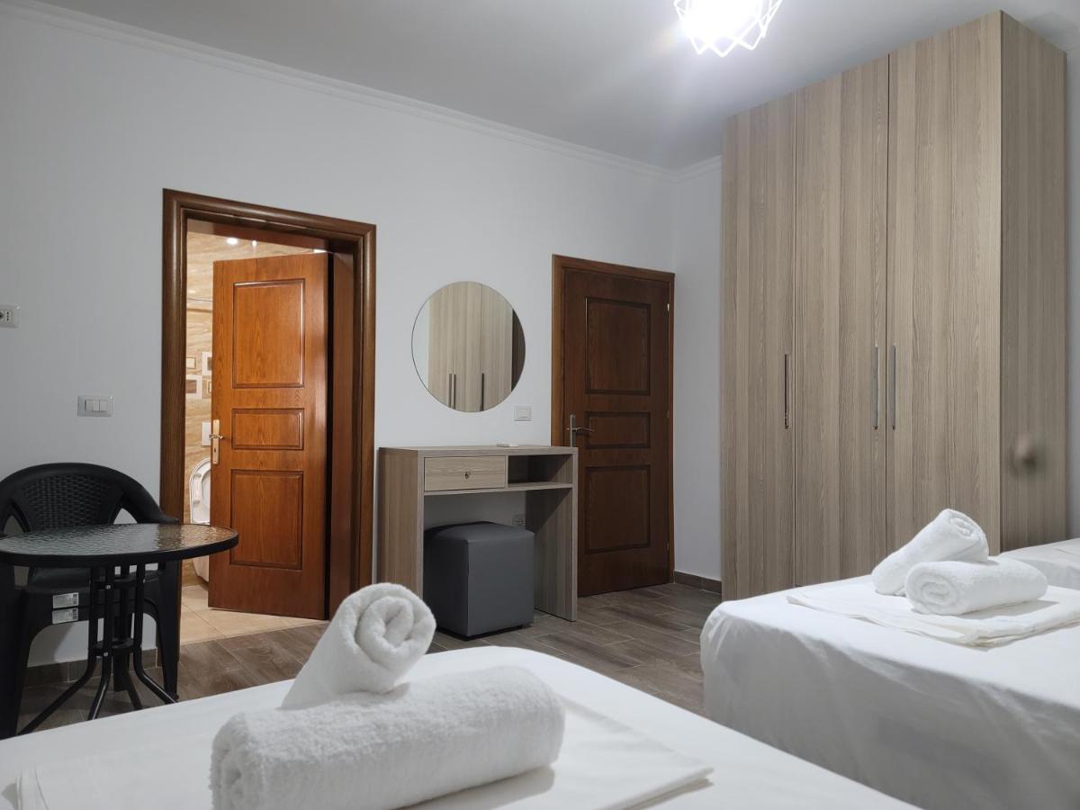 G&K Garden Hotel Berat Extérieur photo