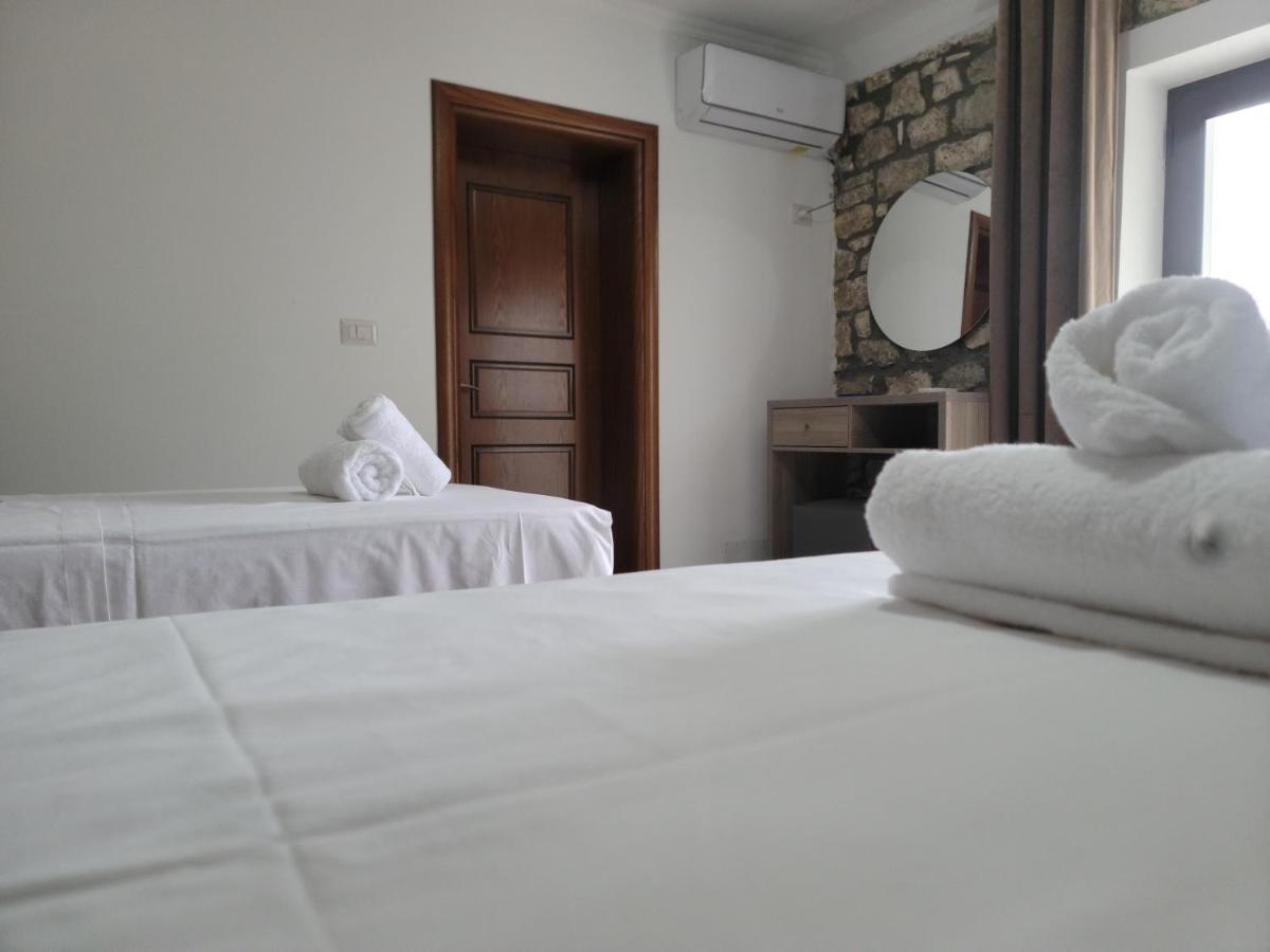 G&K Garden Hotel Berat Extérieur photo