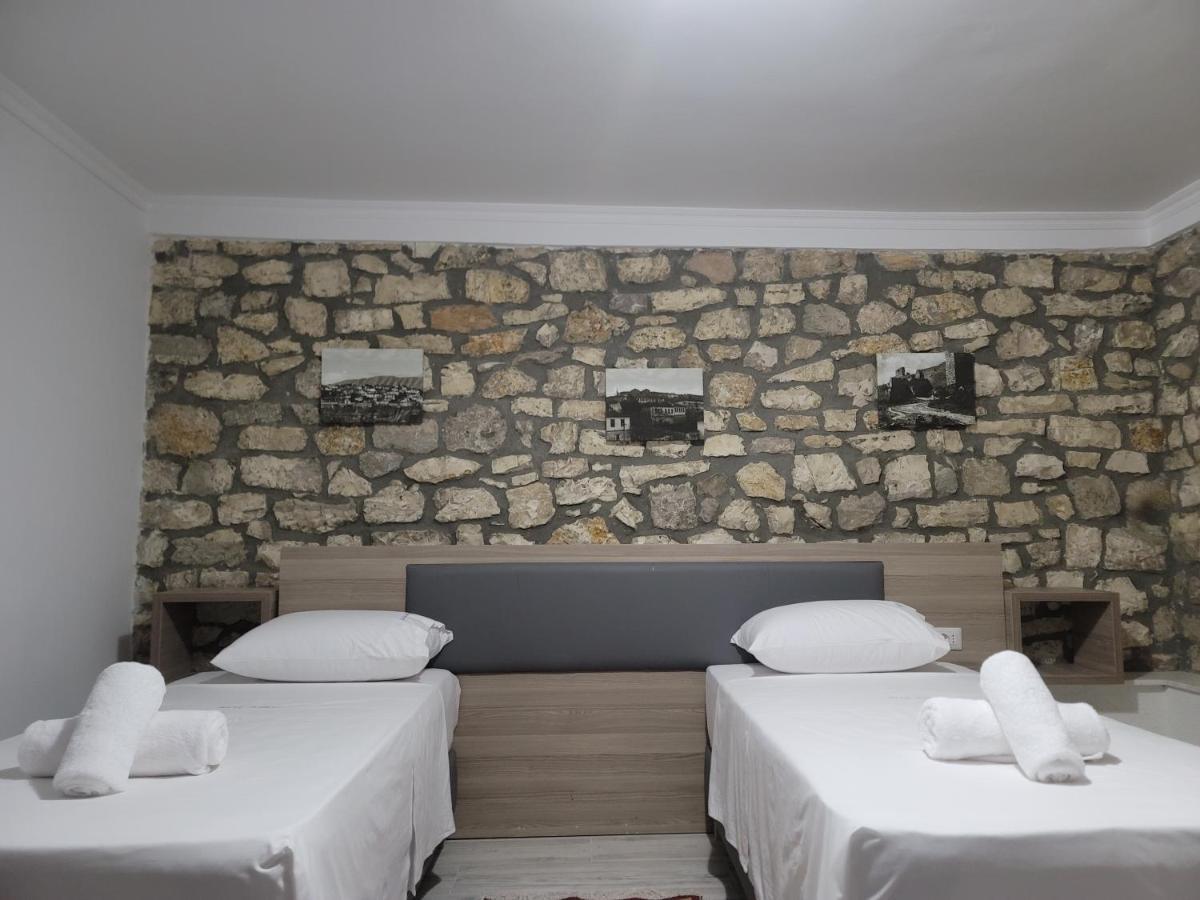 G&K Garden Hotel Berat Extérieur photo