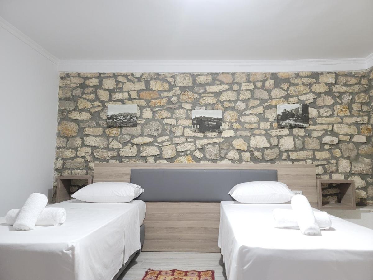 G&K Garden Hotel Berat Extérieur photo